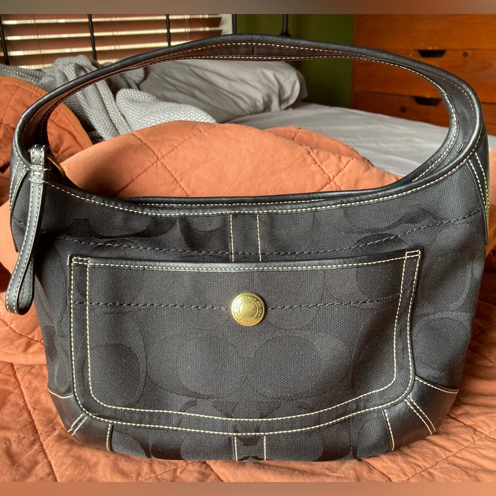 black Coach shoulder bag | VGUC
